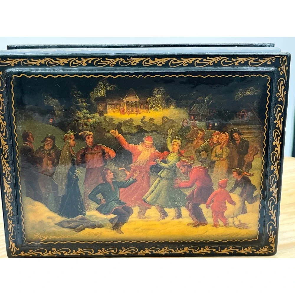Vintage 1994 Fedoskino Russian Lacquer Box Signed Winter Village Festival Scene